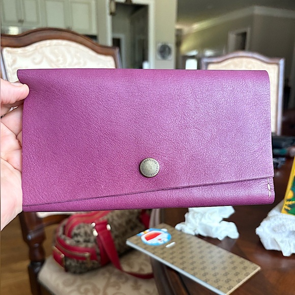 Portland Leather Handbags - Portland Leather Purple rancher wallet EUC